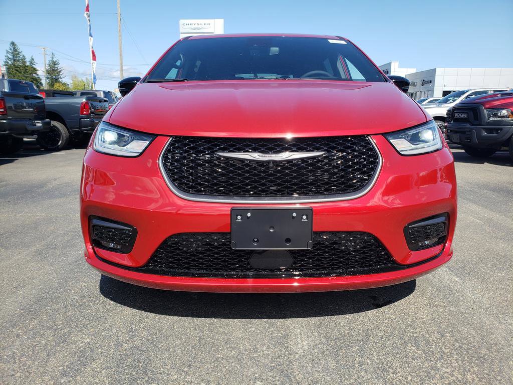 New 2026 Chrysler Pacifica Select image 2