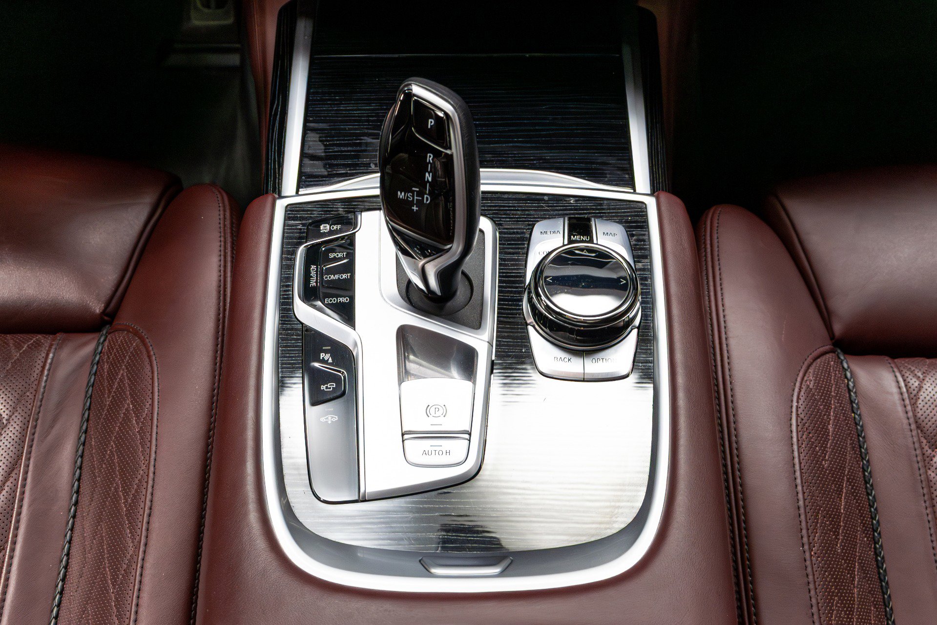 Used 2020 BMW 750i xDrive w/ Executive Package image 31