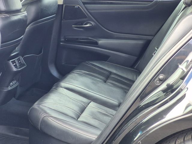 Used 2022 Lexus ES 300h w/ Luxury Package image 21