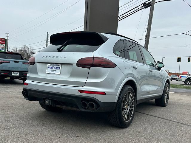 Used 2017 Porsche Cayenne AWD/4WD image 6
