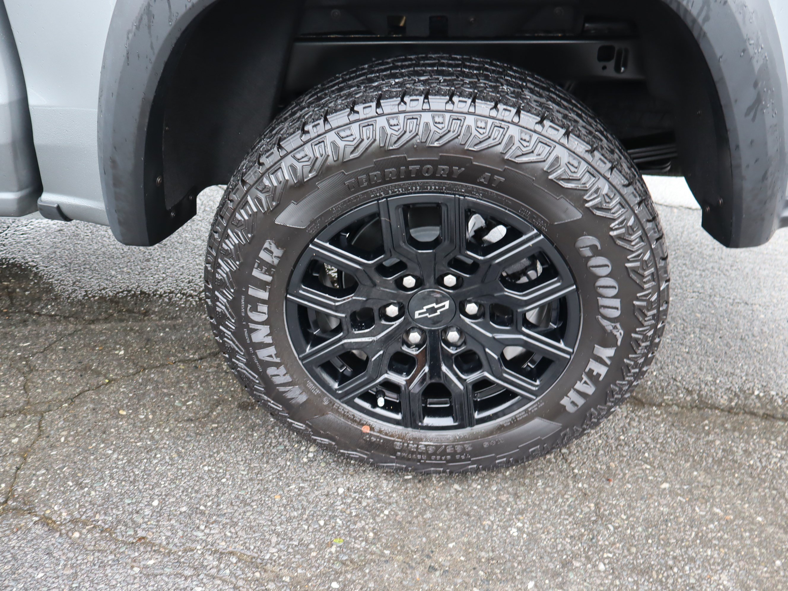 Used 2024 Chevrolet Colorado Trail Boss w/ Technology Package AWD/4WD image 39