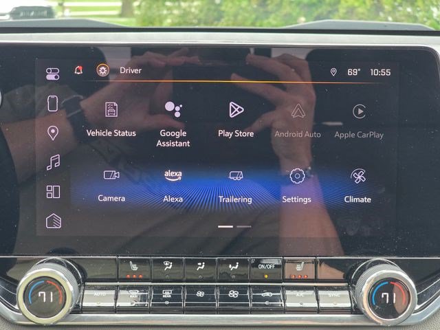 Used 2024 Chevrolet Colorado ZR2 w/ Technology Package AWD/4WD image 33