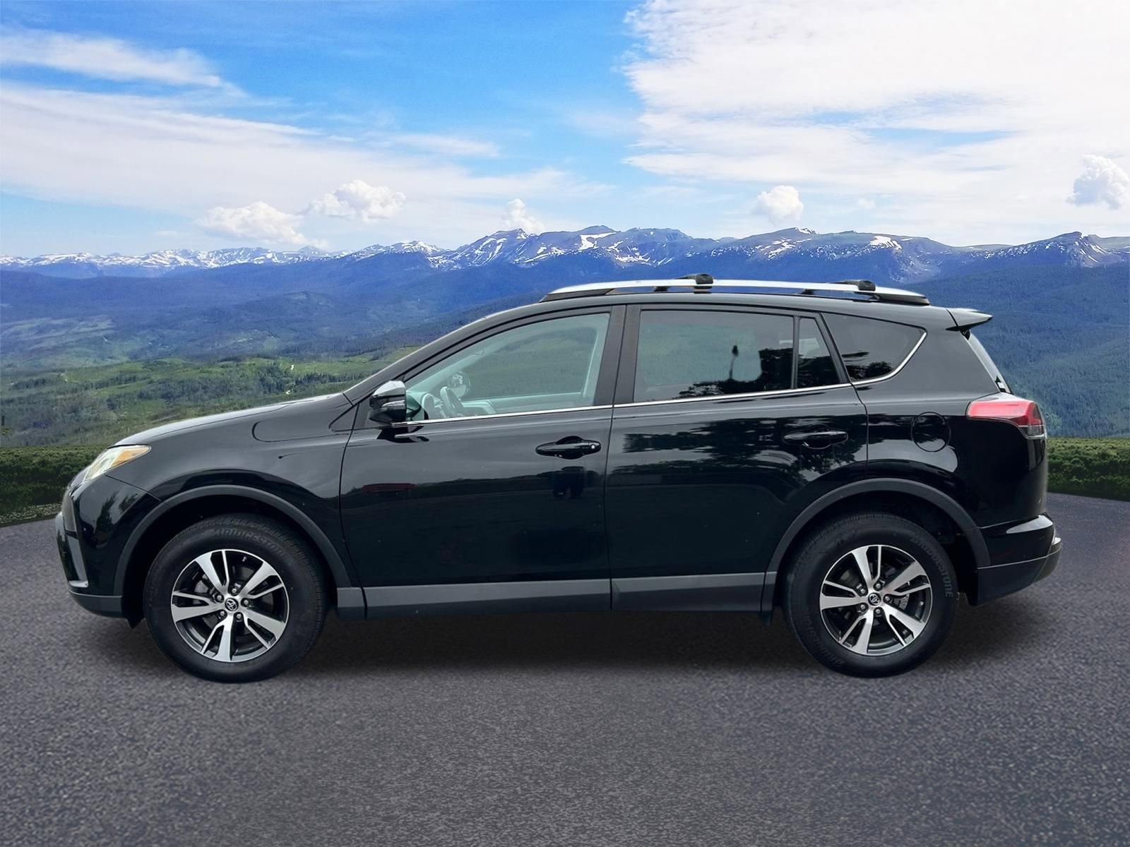 Used 2016 Toyota RAV4 XLE AWD/4WD image 2