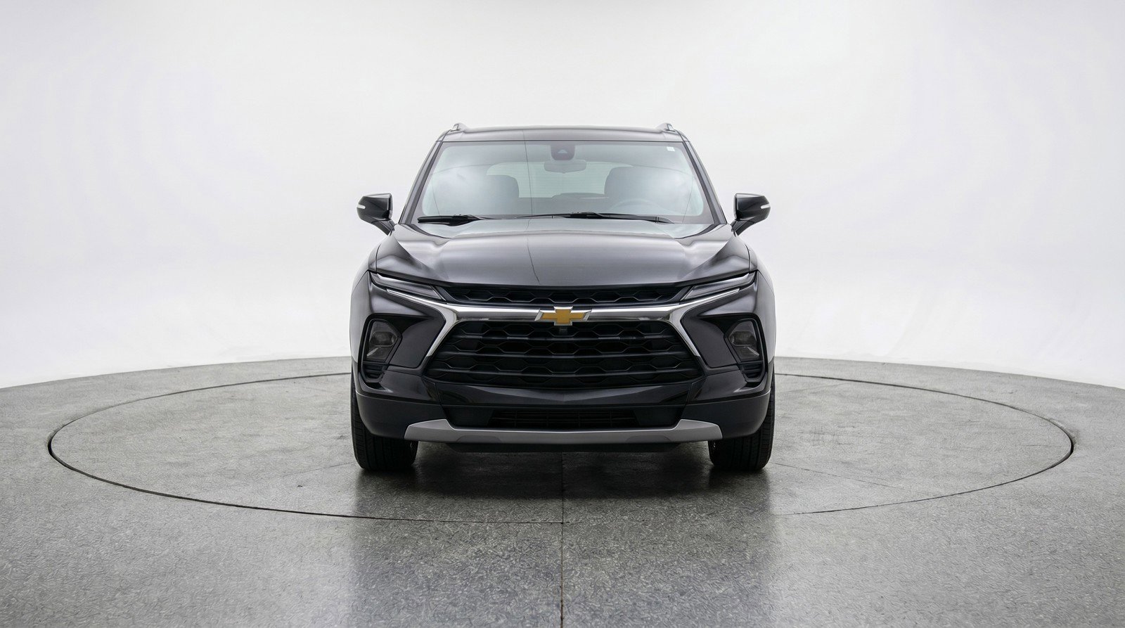 Used 2025 Chevrolet Blazer LT FWD image 2