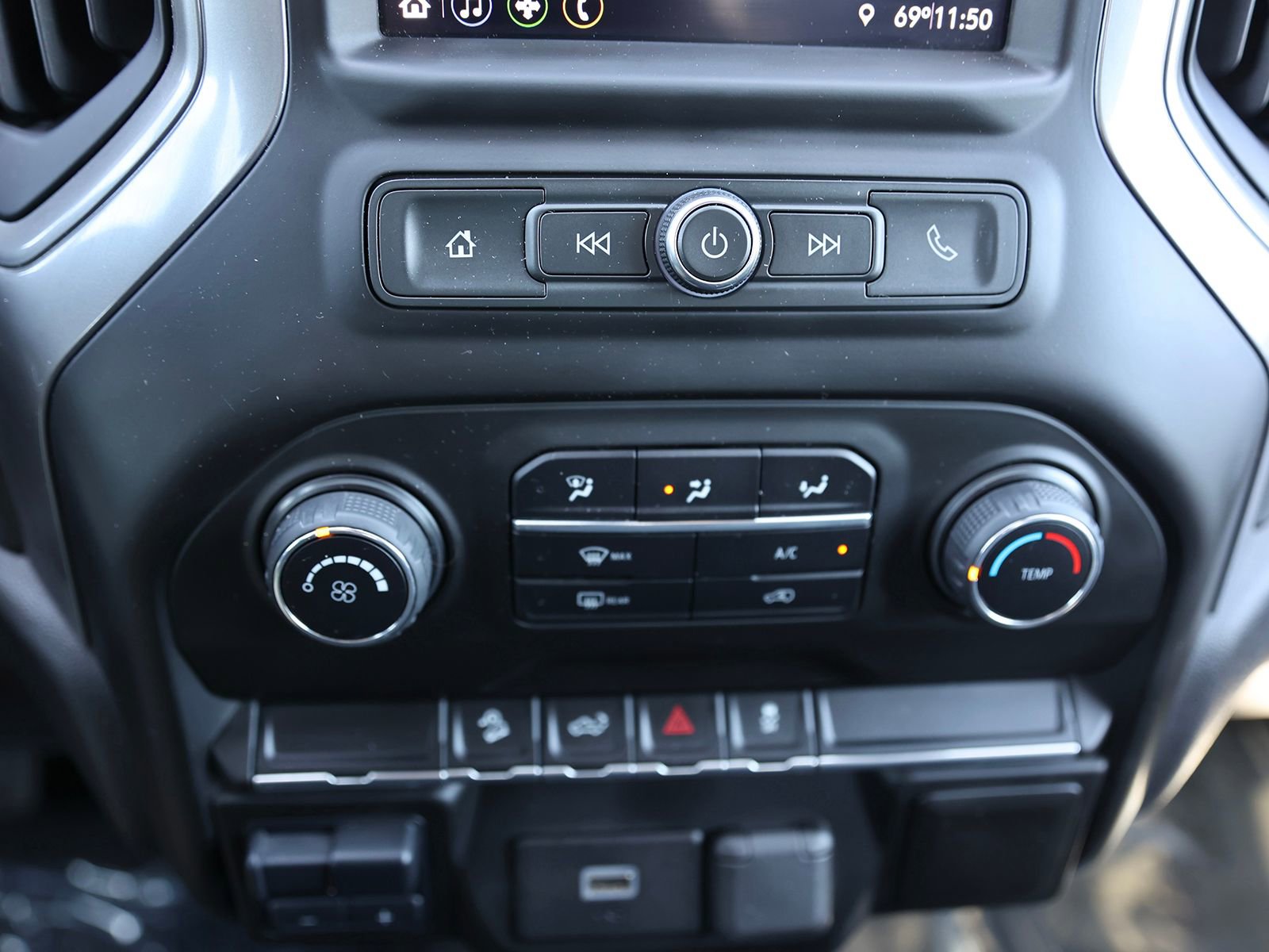 Used 2020 Chevrolet Silverado 1500 Custom Trail Boss w/ Custom Convenience Package AWD/4WD image 28