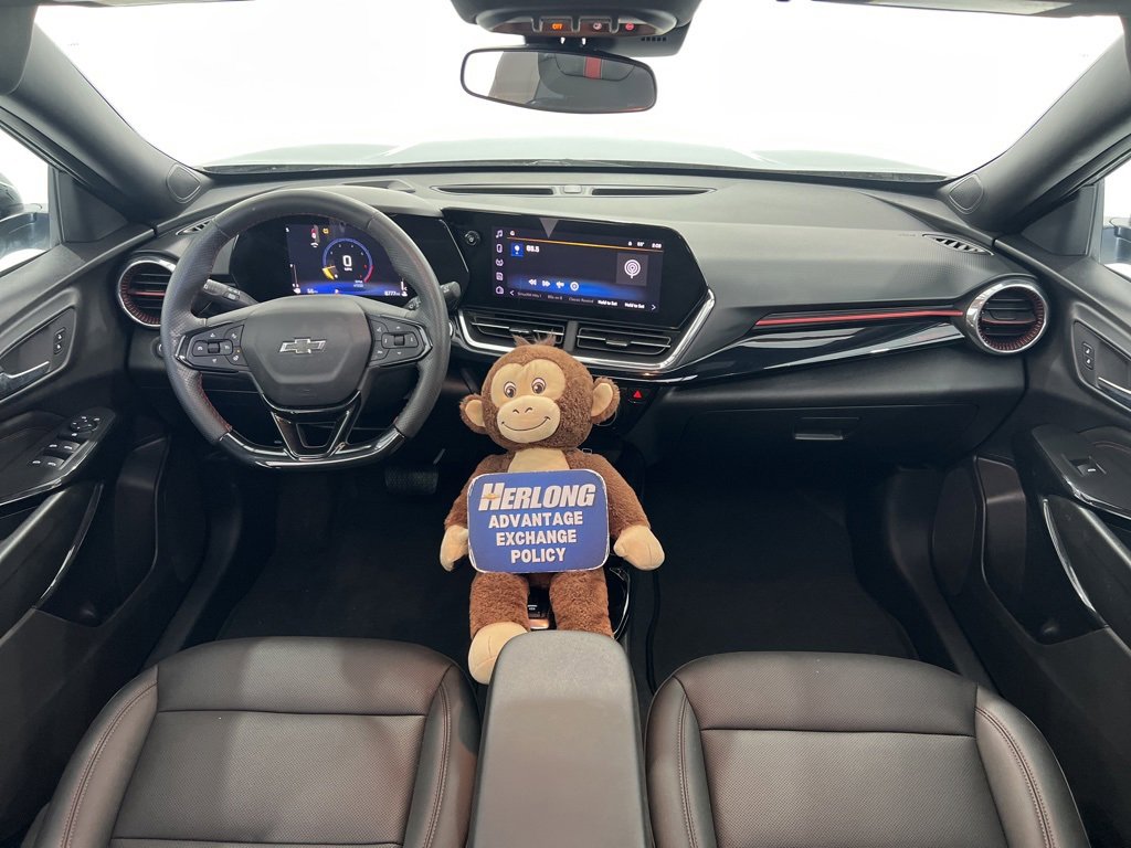 Used 2025 Chevrolet Trax RS w/ Sunroof Package image 19