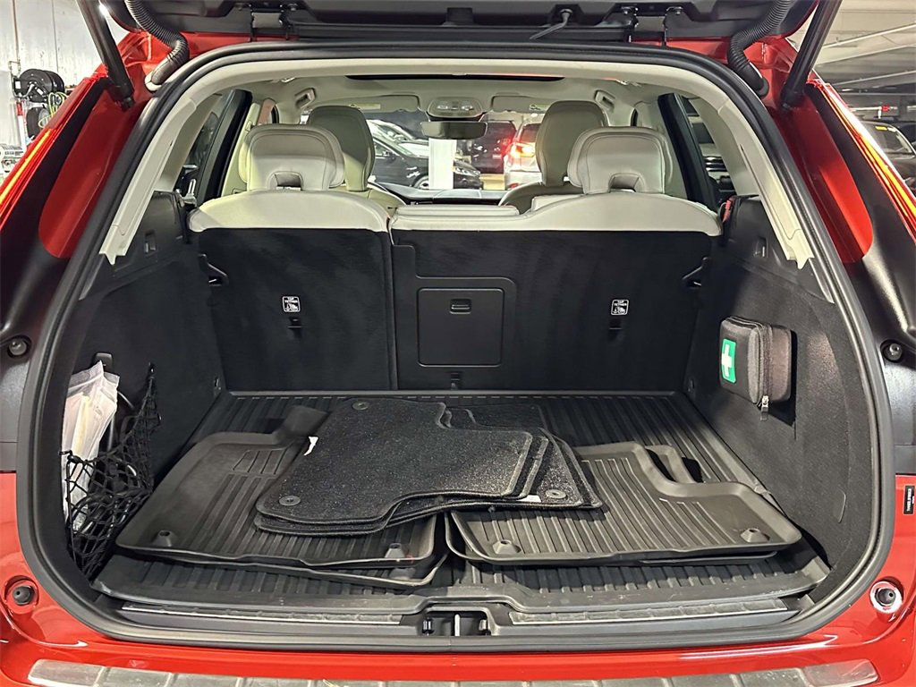 Used 2024 Volvo XC60 T8 Plus w/ Protection Package Premier image 24