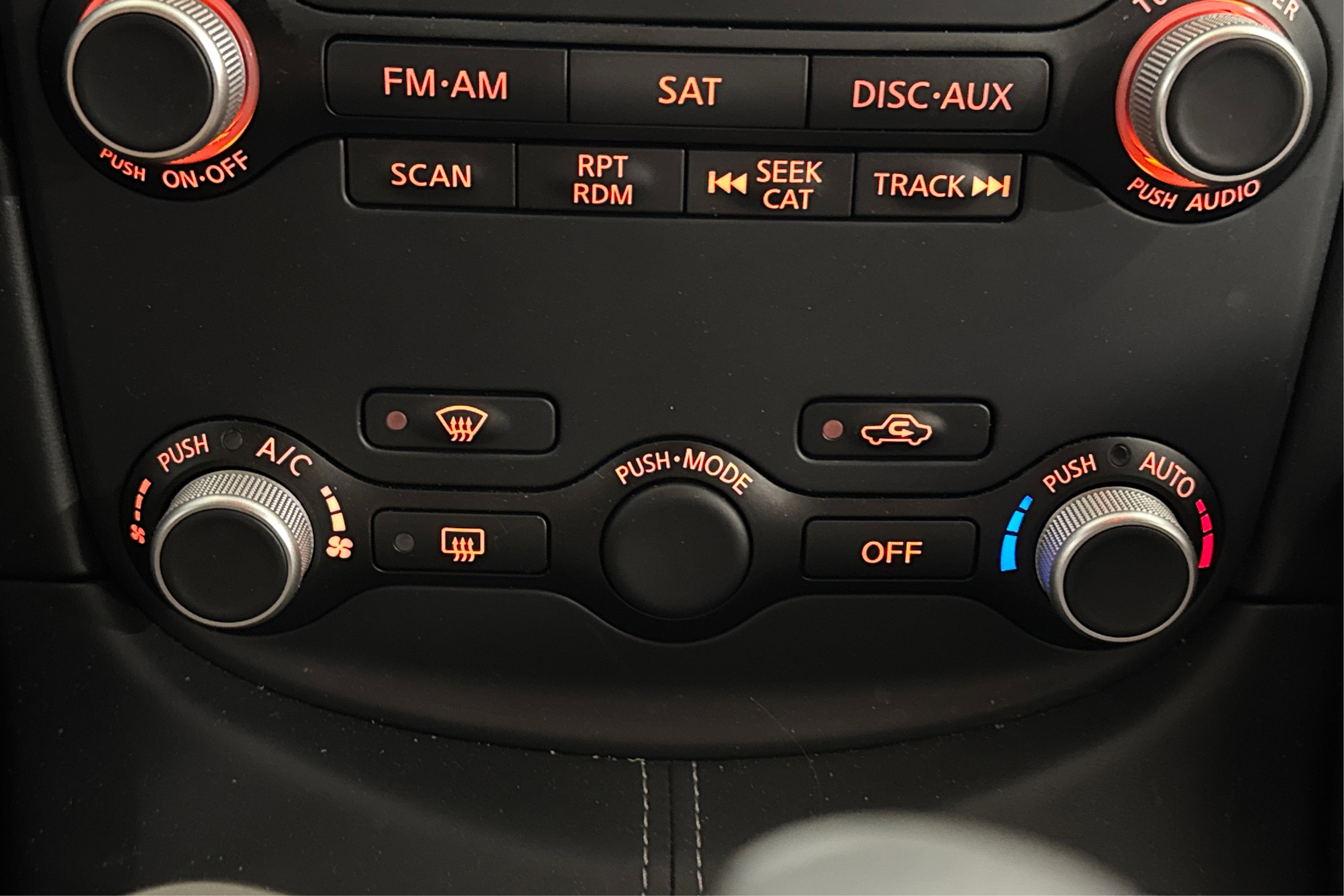 Used 2020 Nissan 370Z Touring Sport image 32