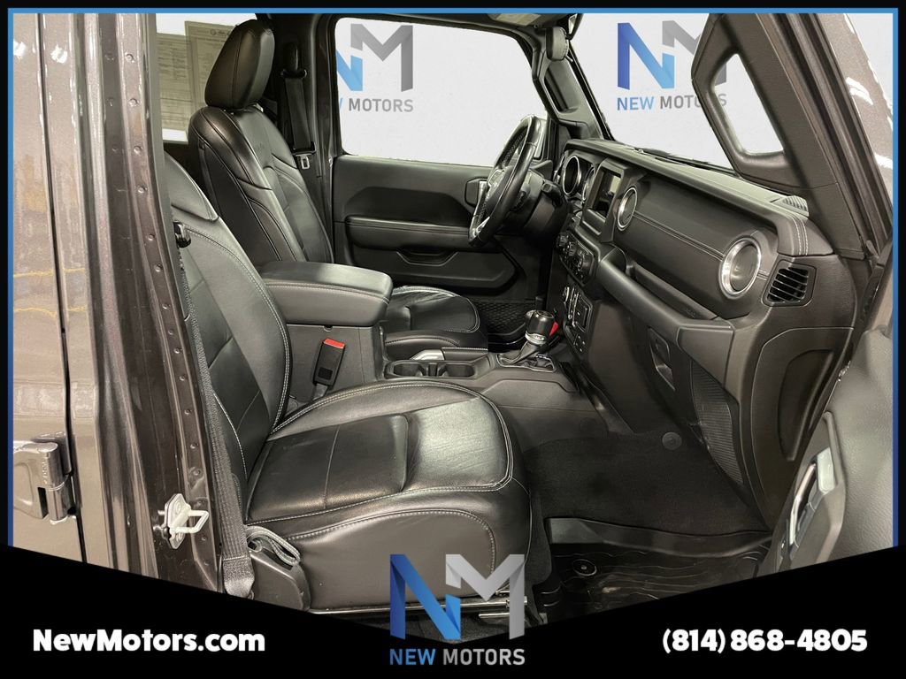 Used 2020 Jeep Wrangler Unlimited Sahara w/ LED Lighting Group AWD/4WD image 15