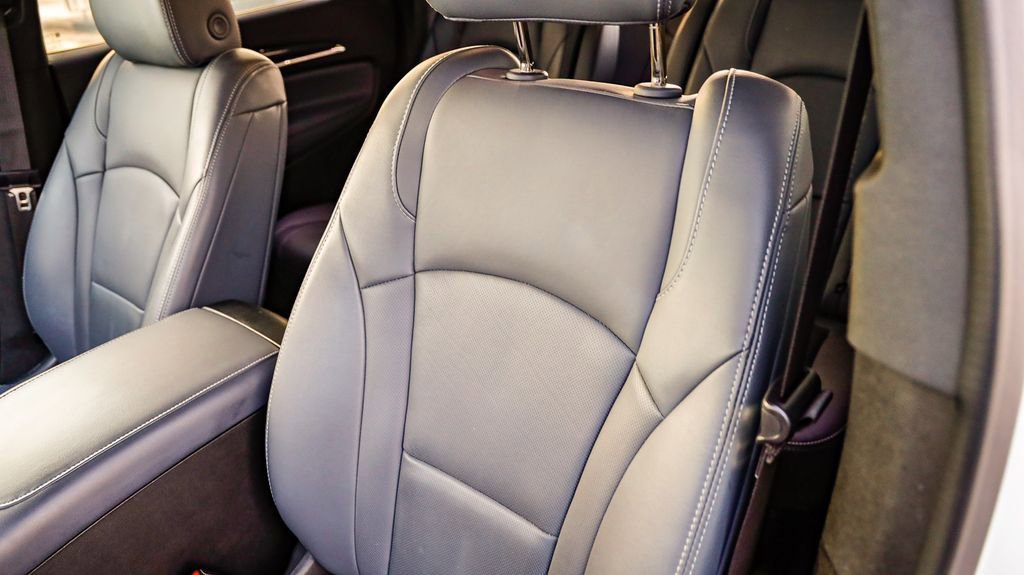 Used 2024 Buick Enclave Premium image 30