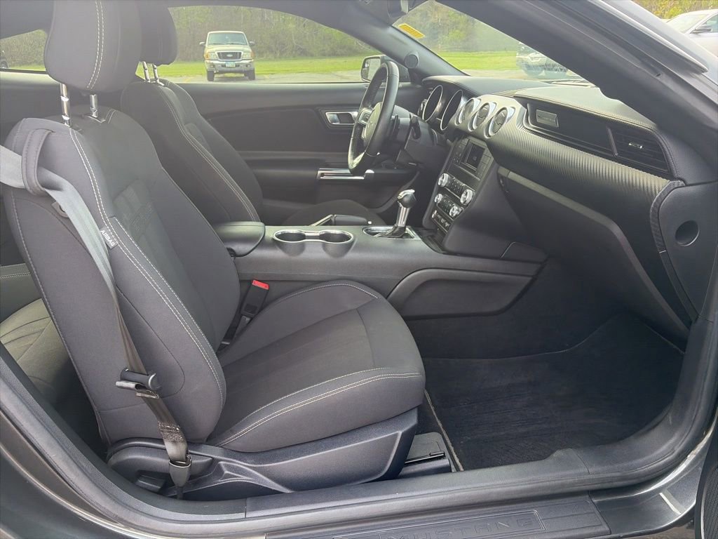 Used 2019 Ford Mustang Coupe RWD image 27