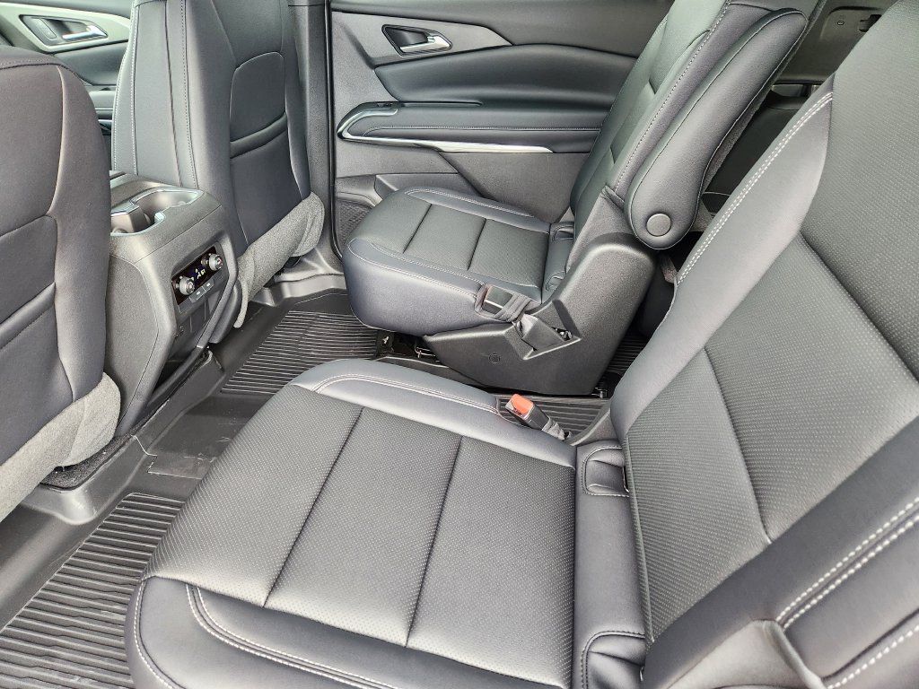 New 2026 Chevrolet Traverse LT w/ LPO, Floor Liner Package FWD image 19