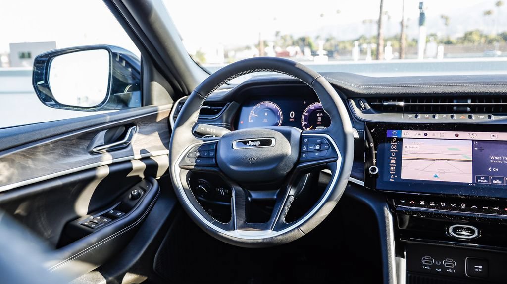 New 2026 Jeep Grand Cherokee Altitude RWD image 18