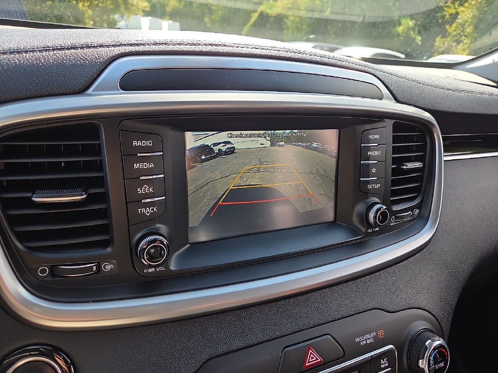 Used 2020 Kia Sorento EX AWD/4WD image 19
