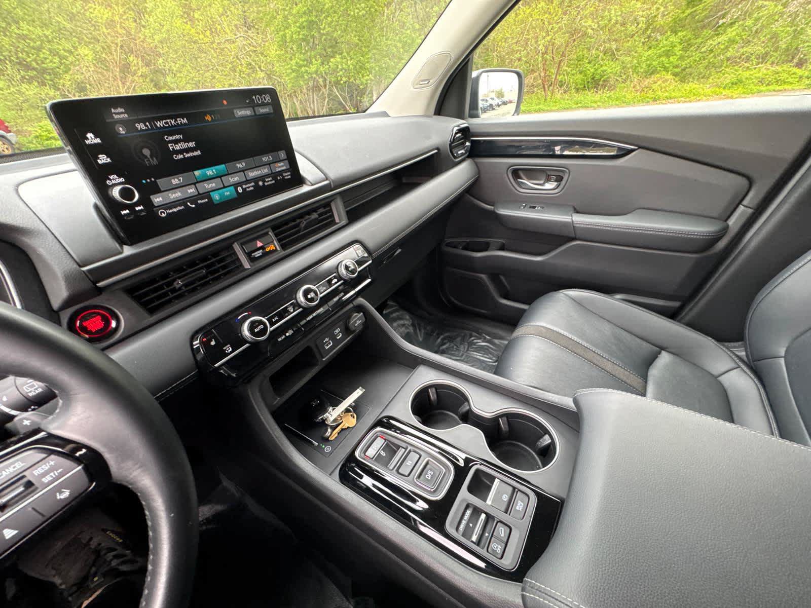 Used 2025 Honda Pilot Touring image 23