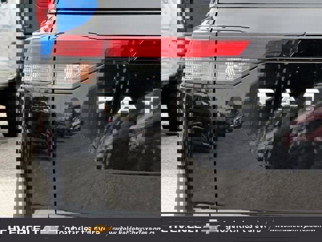 Used 2022 Nissan Pathfinder Platinum w/ Cargo Package FWD image 9