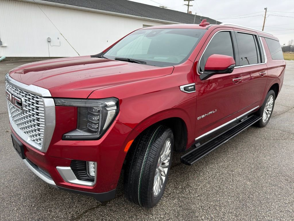 Used 2023 GMC Yukon XL Denali w/ Denali Reserve Package image 20