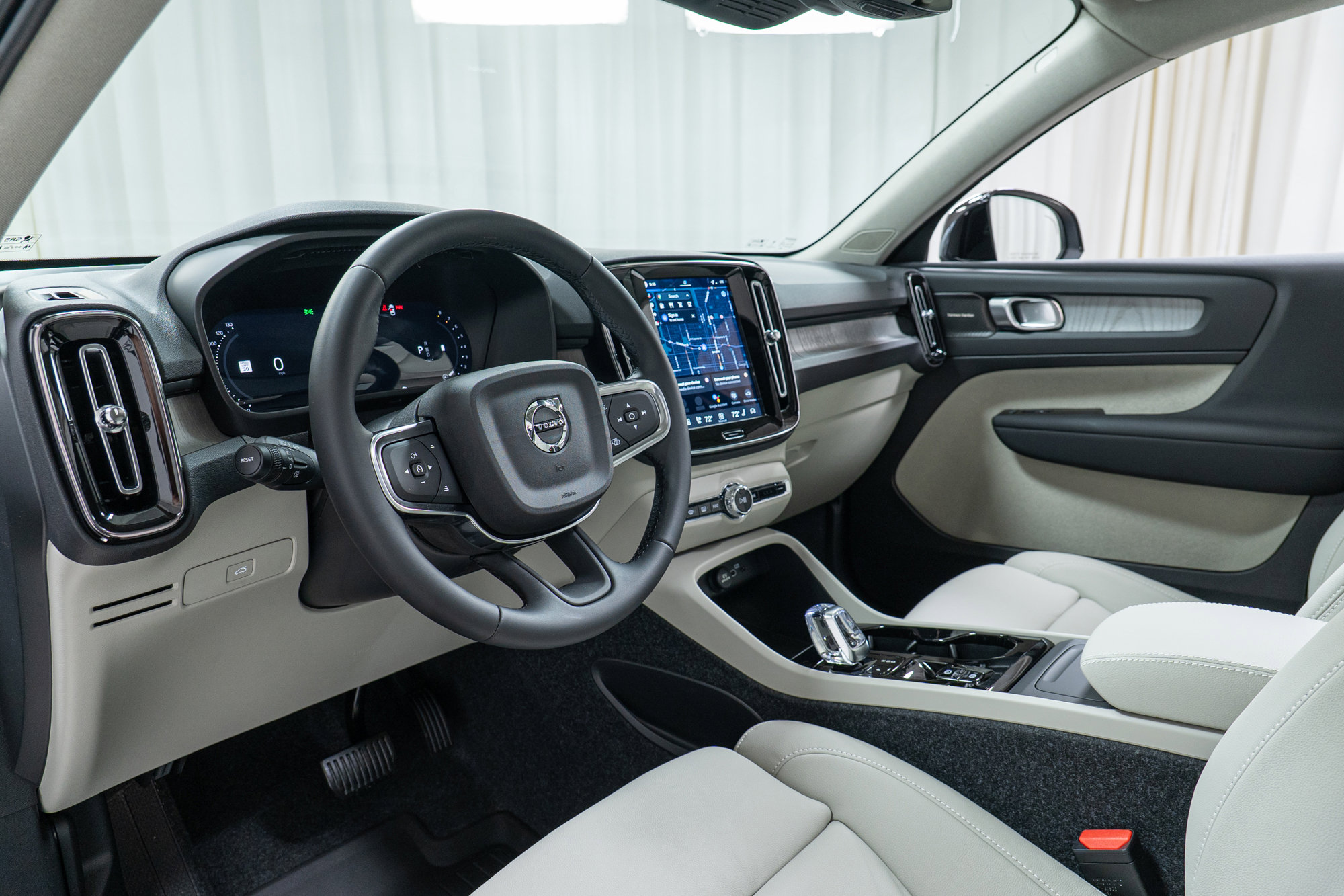 New 2026 Volvo XC40 B5 Ultra w/ Climate Package image 12