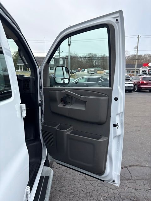 Used 2024 Chevrolet Express 2500 w/ Driver Convenience Package image 30