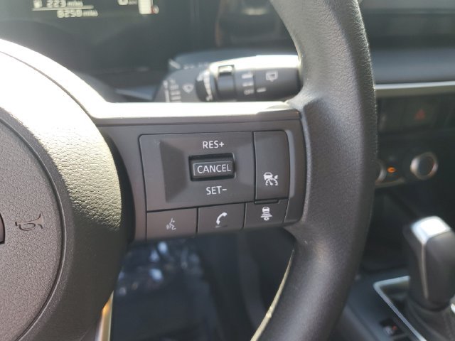 Used 2025 Nissan Kicks S FWD image 18