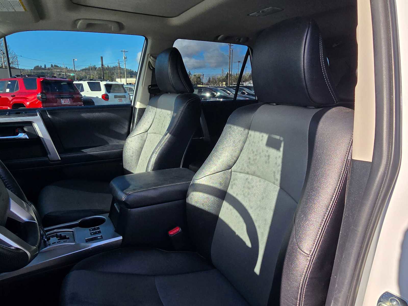 Used 2018 Toyota 4Runner SR5 Premium image 23