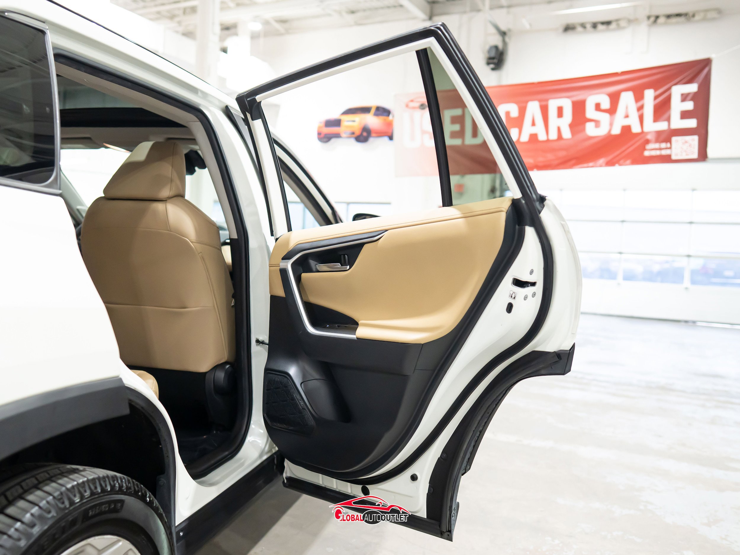 Used 2020 Toyota RAV4 Limited AWD/4WD image 42