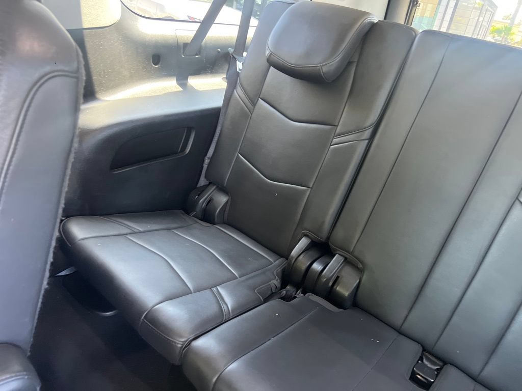 Used 2019 Cadillac Escalade ESV Luxury w/ Escalade Sport Edition AWD/4WD image 43