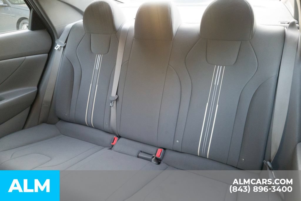 Used 2023 Hyundai Elantra SEL FWD image 16