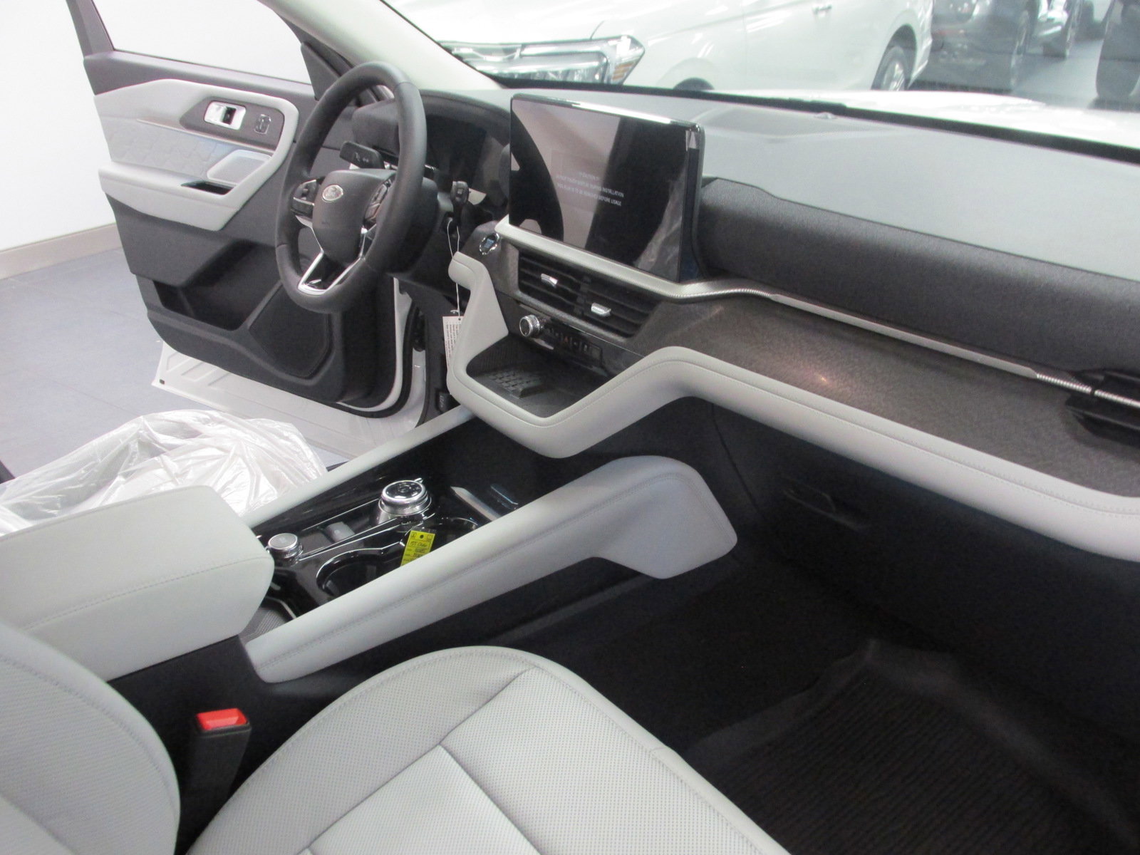 New 2025 Ford Explorer Platinum w/ Ultimate Package image 25