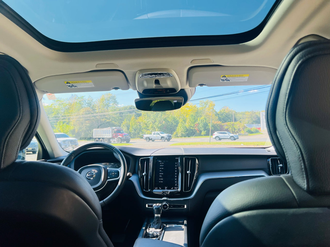 Used 2020 Volvo XC60 T5 Momentum image 30