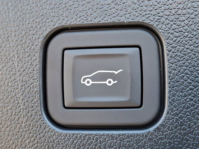 Certified 2024 Chevrolet Equinox EV LT image 30