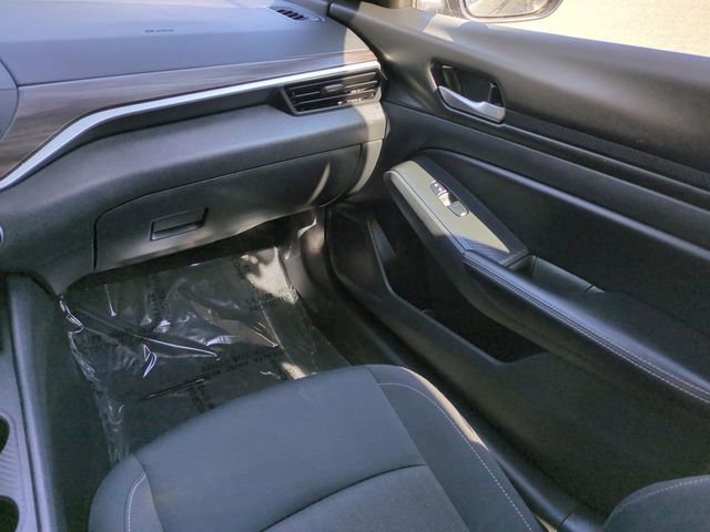 Used 2025 Nissan Altima 2.5 SV image 16