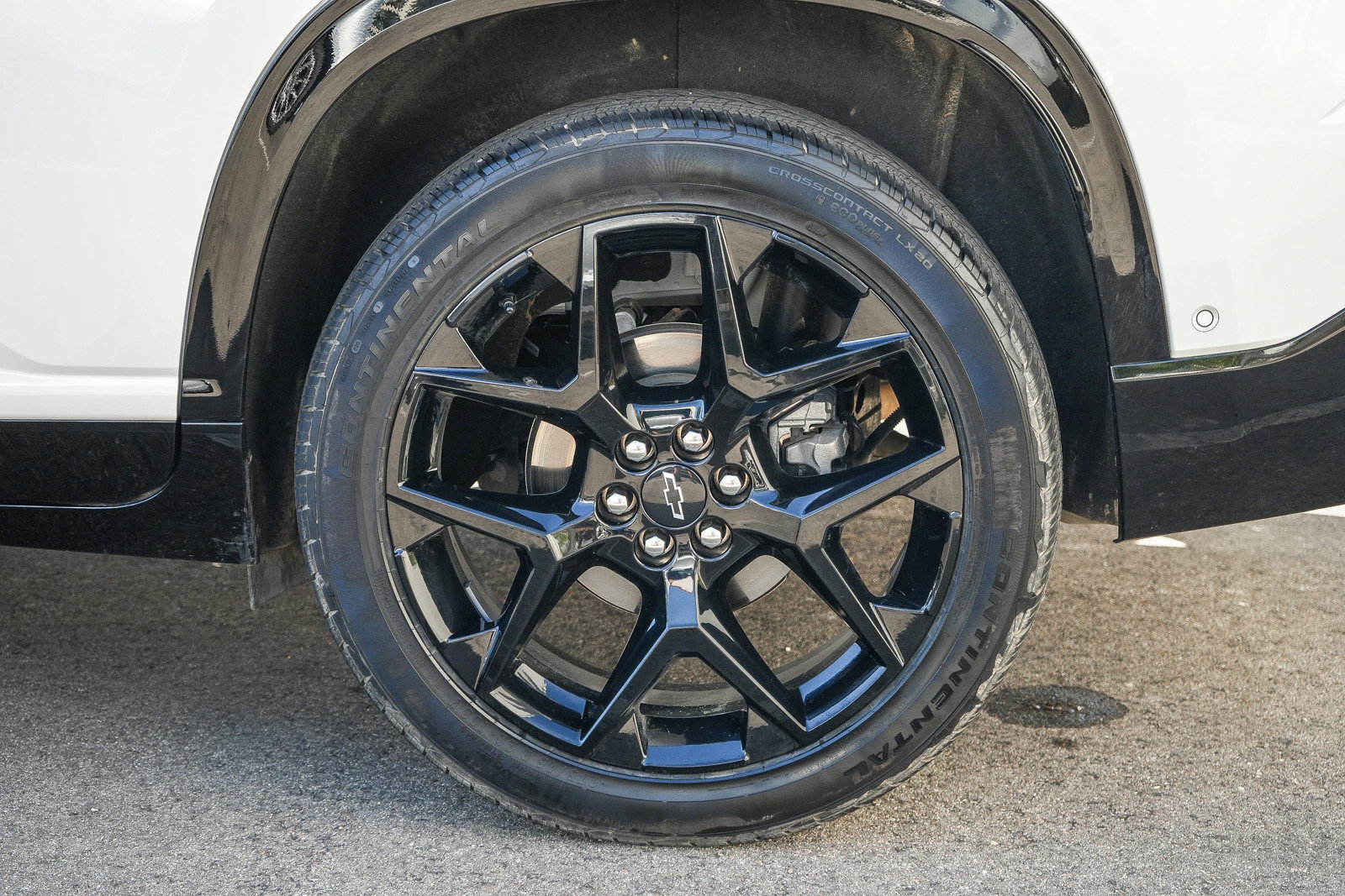 Used 2024 Chevrolet Traverse RS FWD image 12