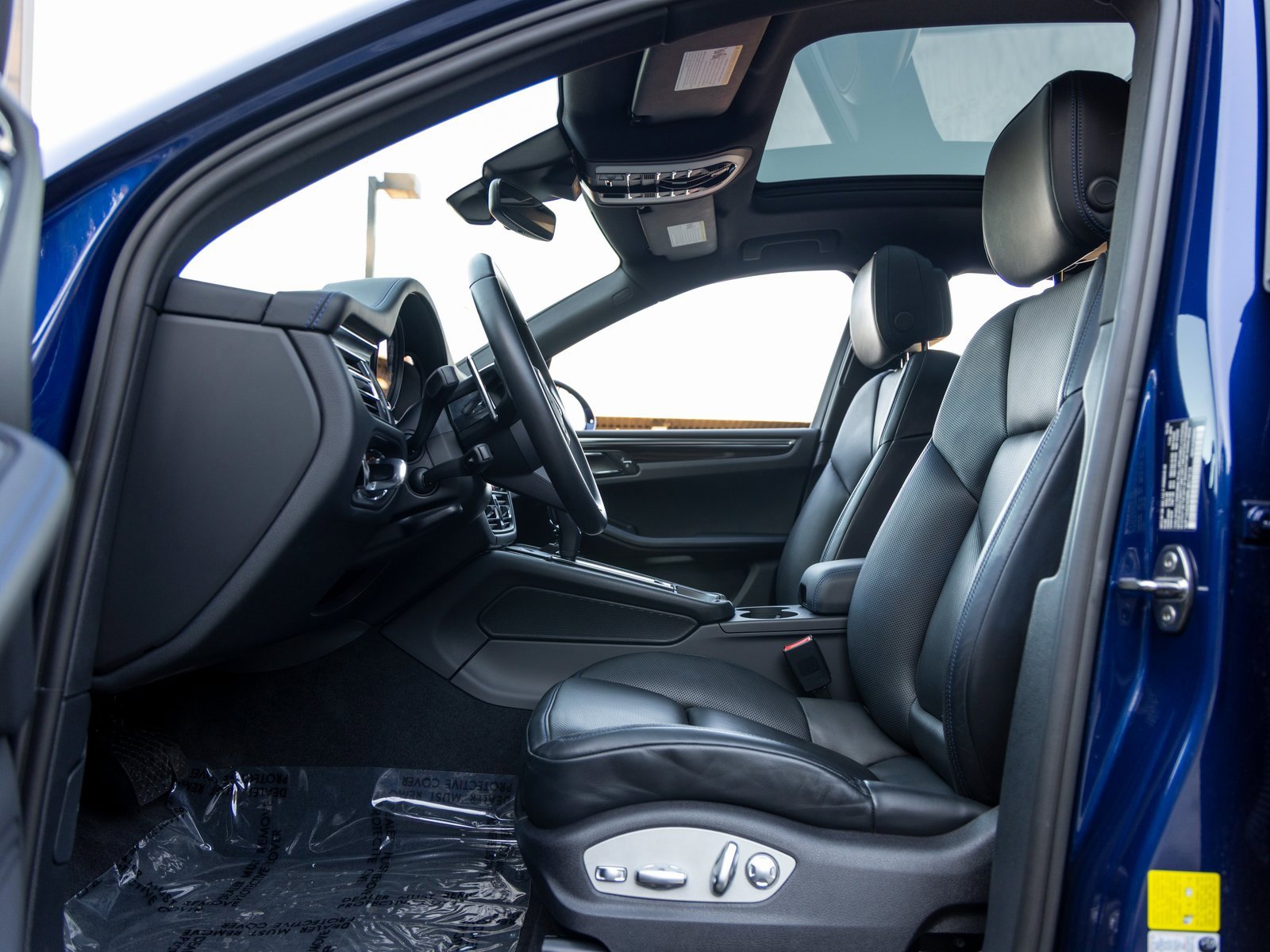 Certified 2024 Porsche Macan image 24