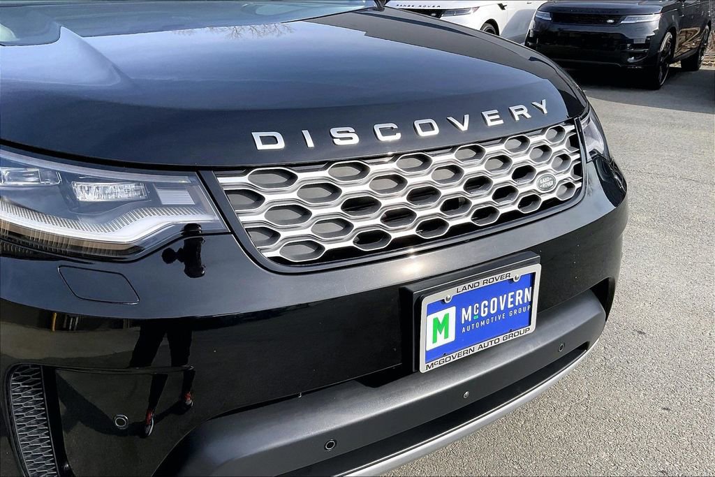 Certified 2025 Land Rover Discovery S image 33