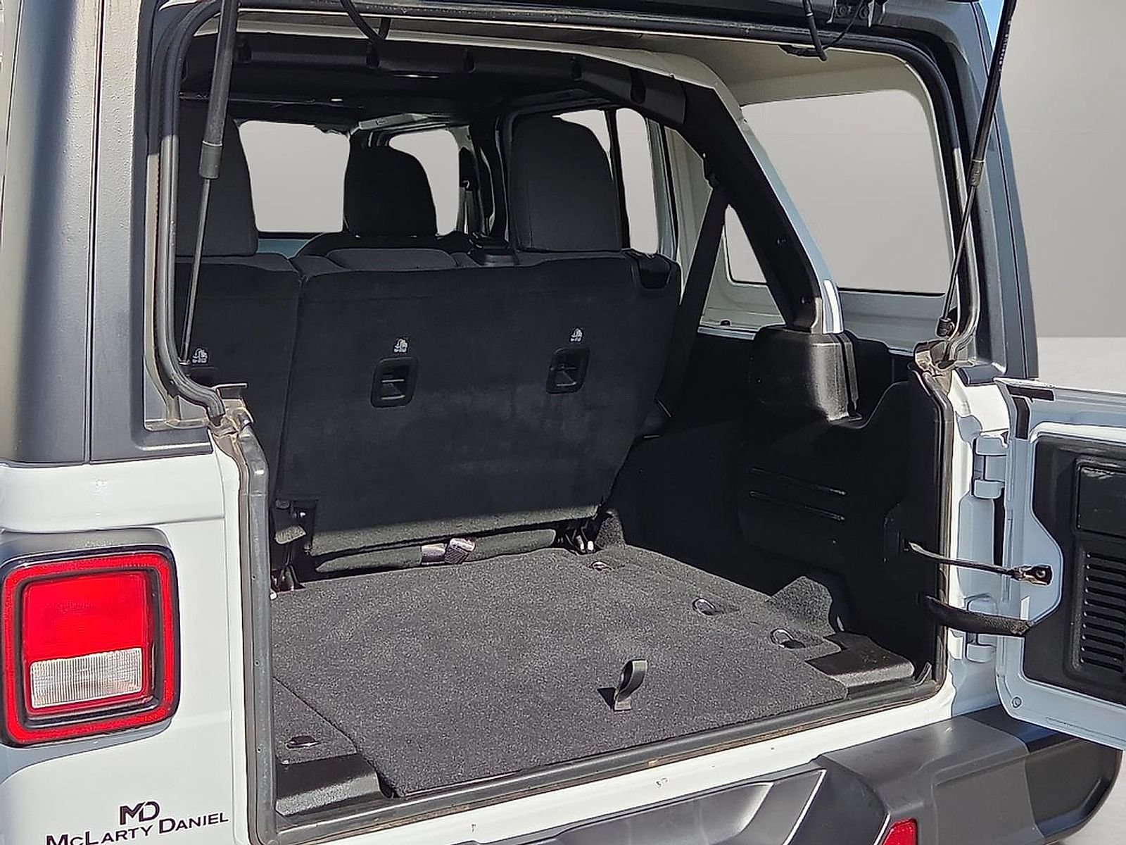 Used 2025 Jeep Wrangler Unlimited Sport AWD/4WD image 18