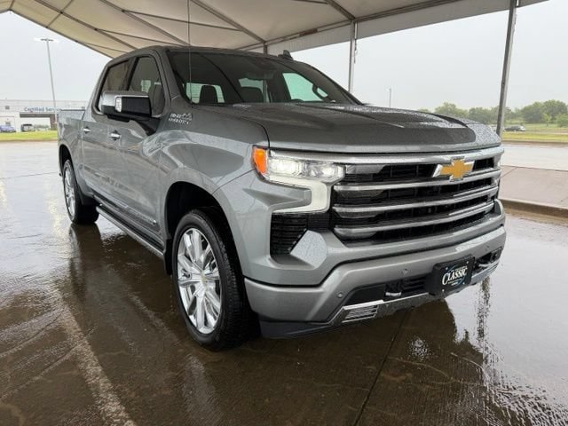 Used 2025 Chevrolet Silverado 1500 High Country AWD/4WD video 1