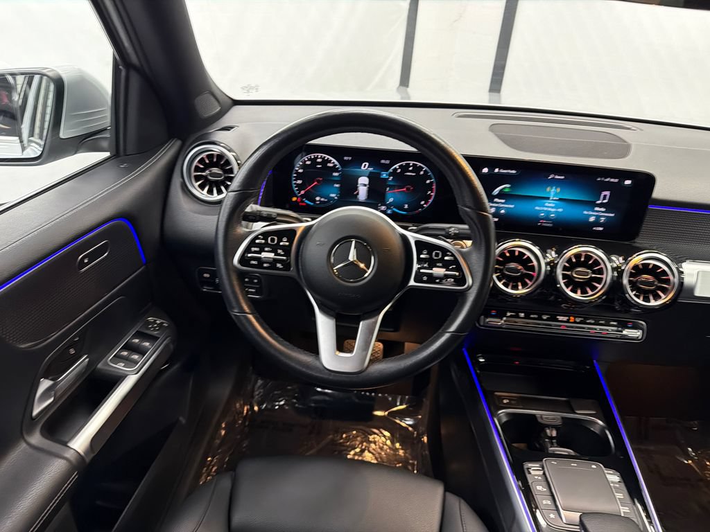 Used 2022 Mercedes-Benz GLB 250 w/ Premium Package Lite image 22