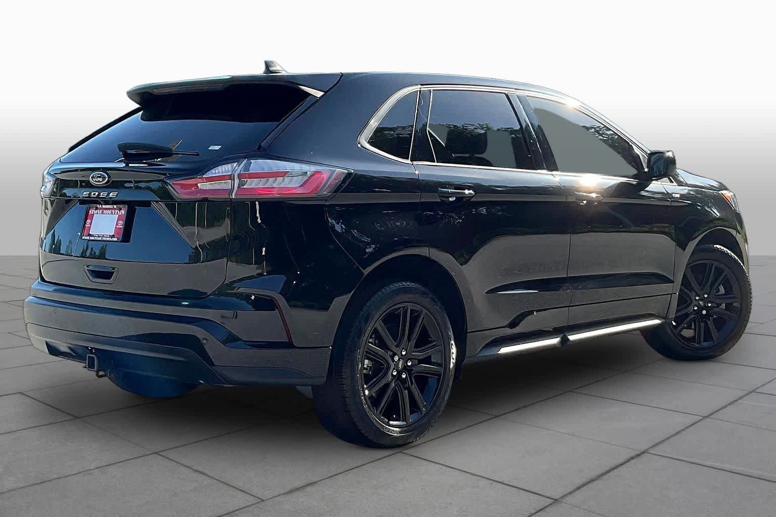 Used 2022 Ford Edge ST-Line w/ Class II Trailer Tow Package AWD/4WD image 25