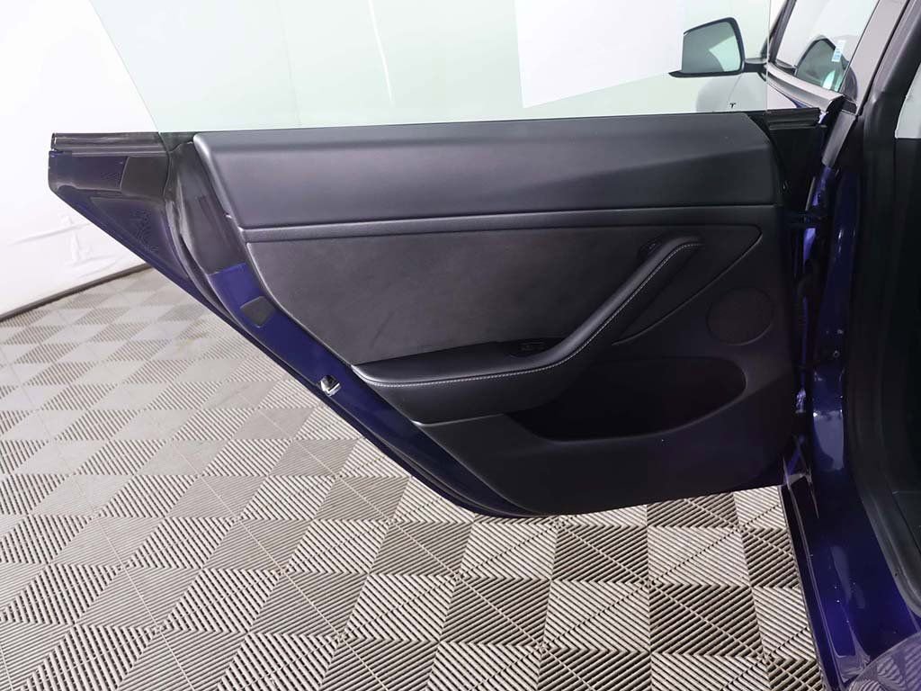 Used 2021 Tesla Model 3 Standard Range Plus image 26