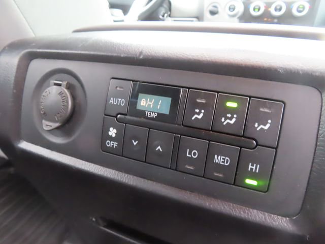 Used 2017 Toyota Sequoia SR5 AWD/4WD image 41