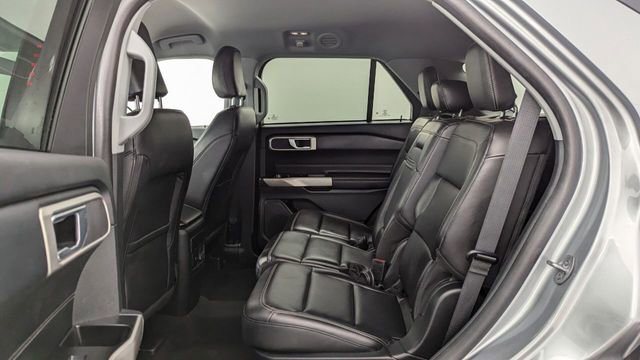 Used 2023 Ford Explorer XLT w/ Equipment Group 202A image 5