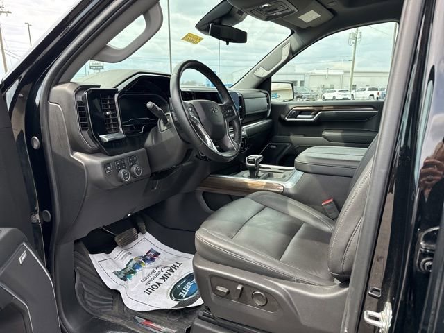 Used 2025 Chevrolet Silverado 1500 LT Trail Boss w/ LT Trail Boss Premium Package image 16