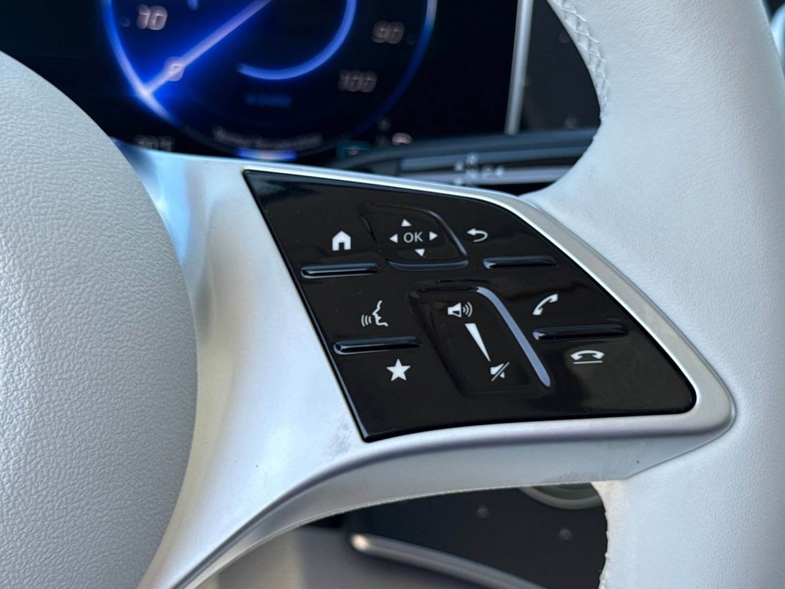 New 2027 Mercedes-Benz EQE 320+ SUV image 23