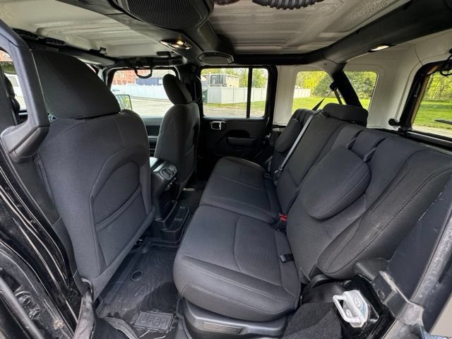 Used 2023 Jeep Wrangler Unlimited w/ Cold Weather Group AWD/4WD image 14