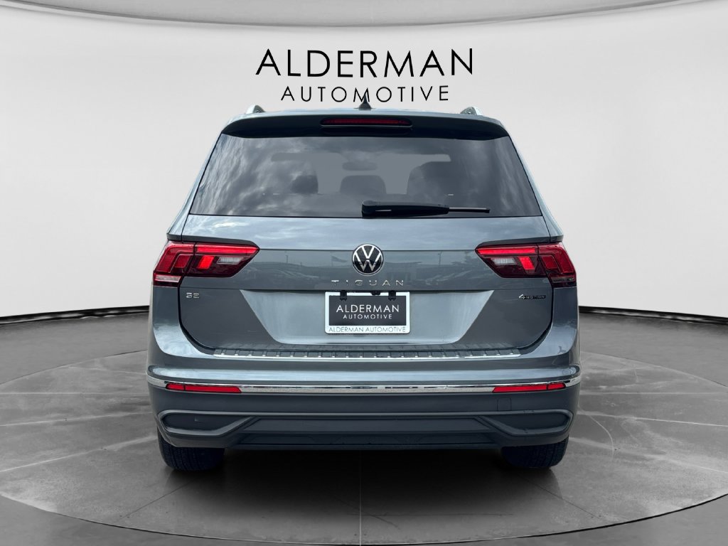 Used 2023 Volkswagen Tiguan SE AWD/4WD image 4