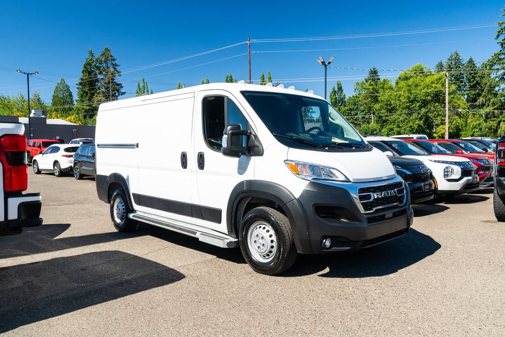 Used 2025 RAM ProMaster 2500 w/ U-Haul Equipment Group FWD image 17