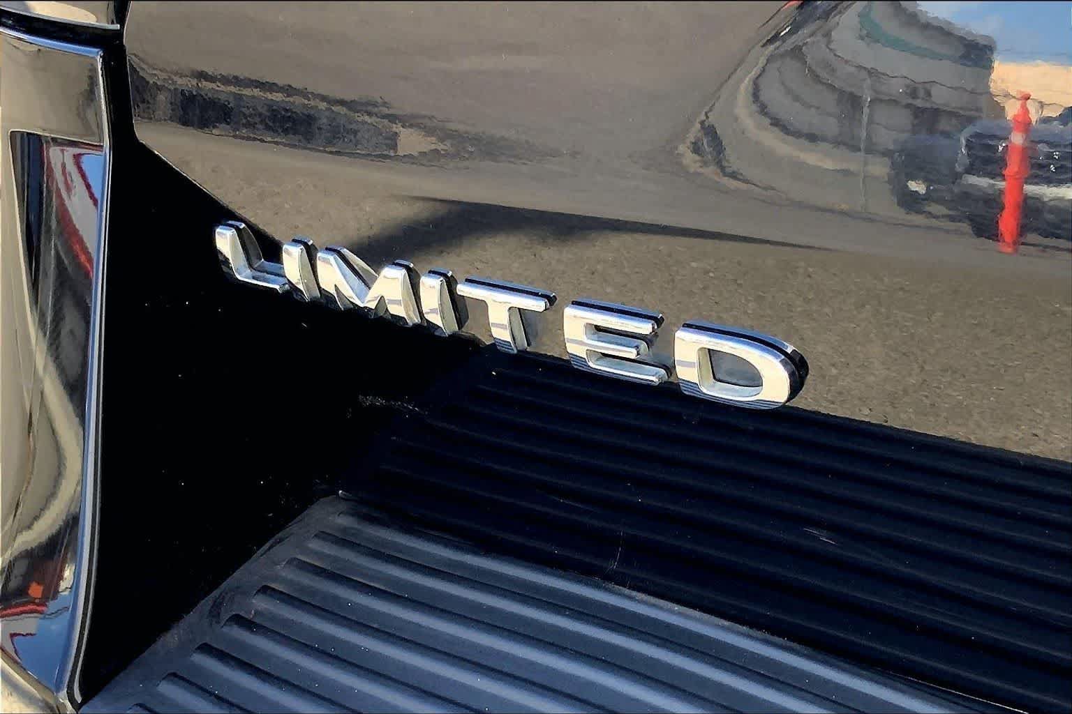 Used 2019 Ford Expedition Limited AWD/4WD image 7