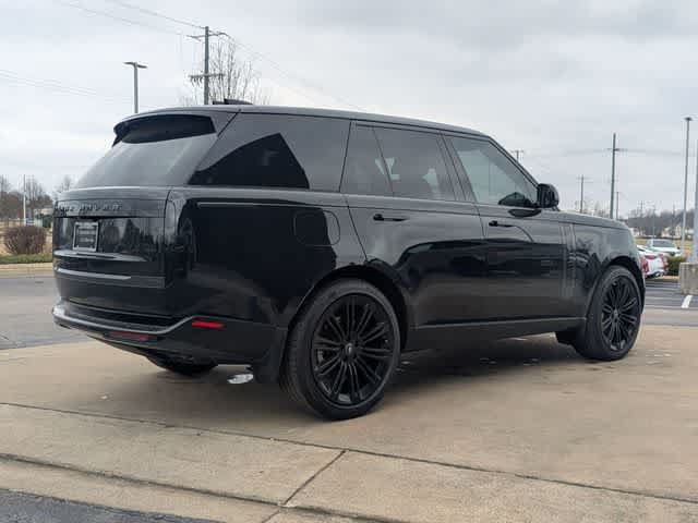 Used 2025 Land Rover Range Rover SE AWD/4WD image 9