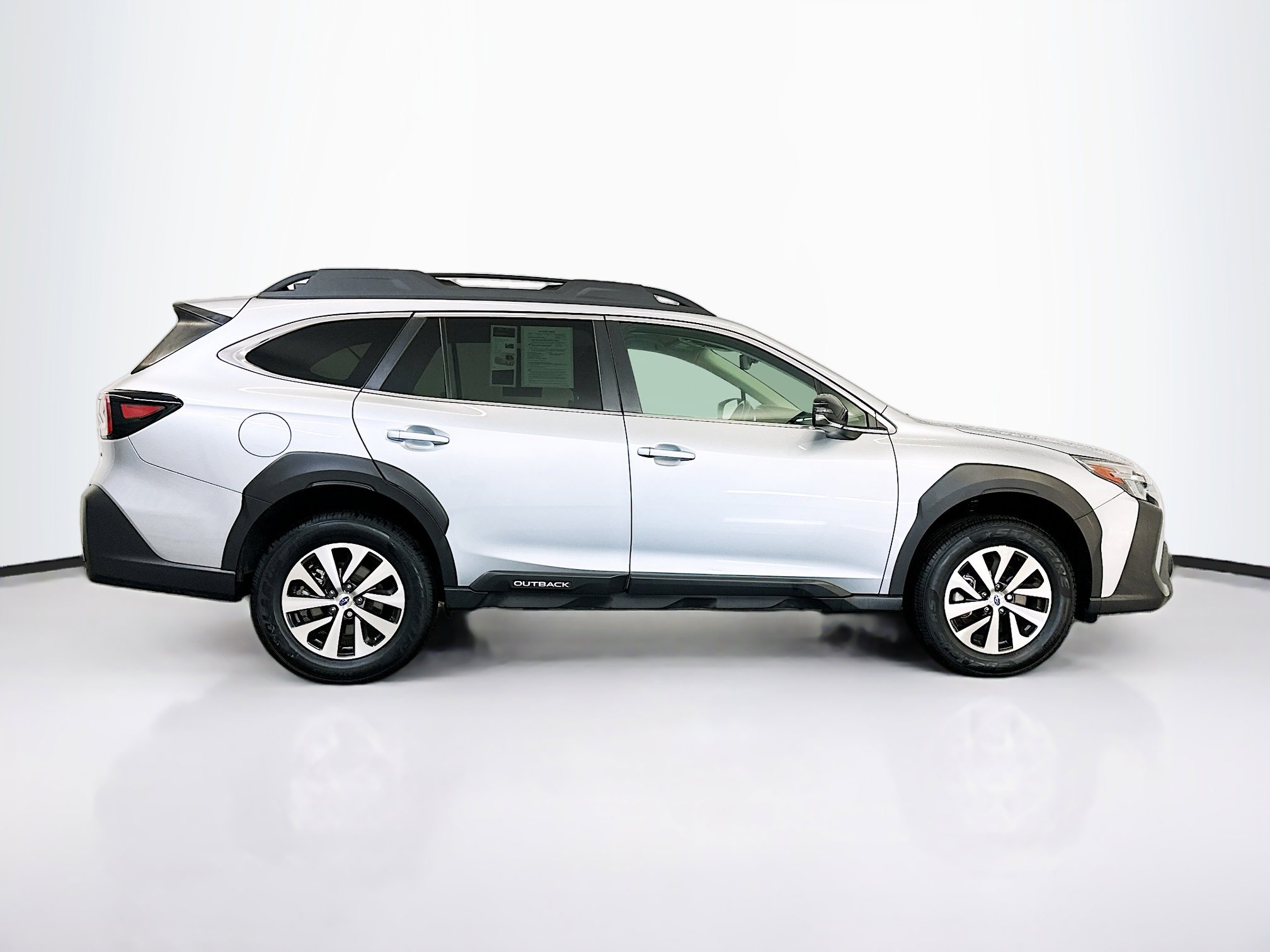 Used 2025 Subaru Outback Premium AWD/4WD image 10